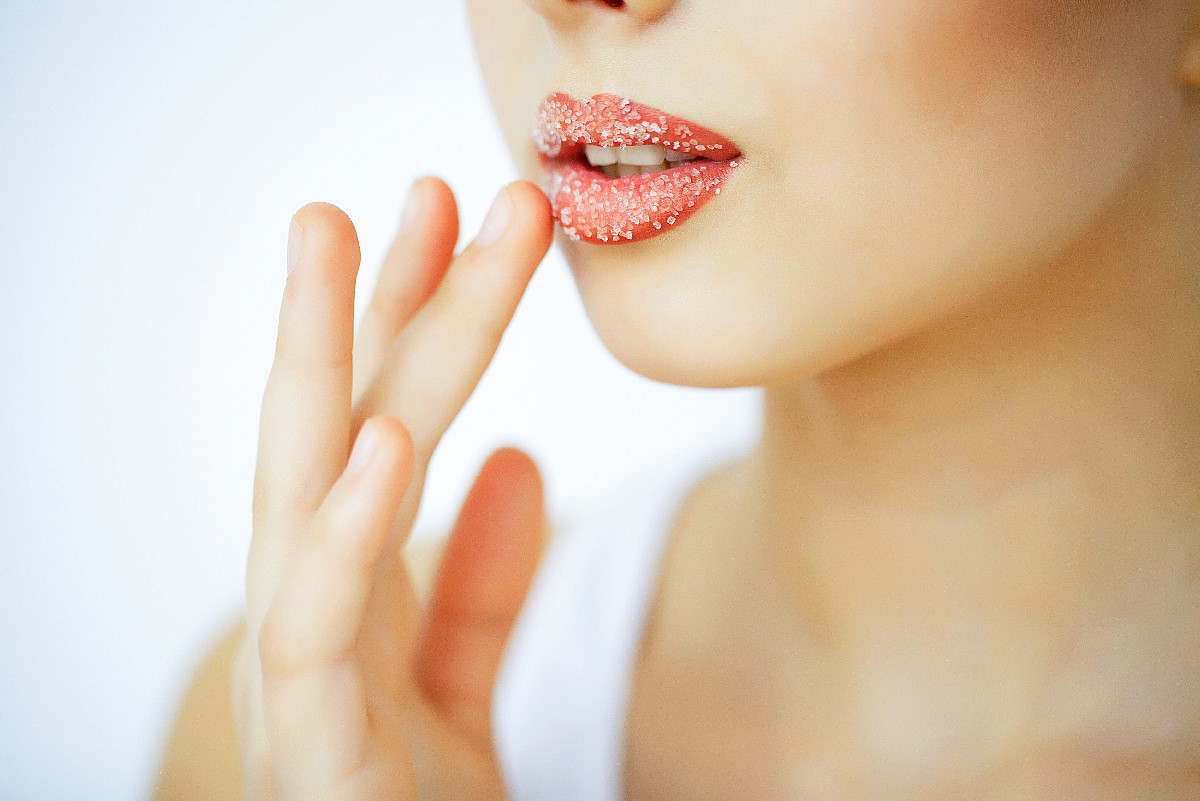 Homemade lip scrub with honey – it’s easy!