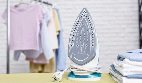 How to clean the iron?
