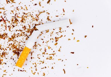 How to get rid of the smell of cigarettes at home after a friend’s visit ?