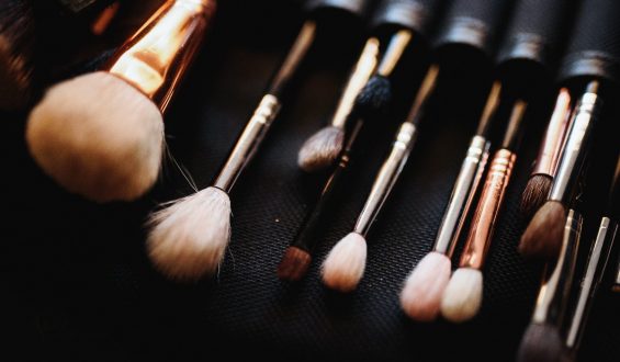 How to store makeup brushes?