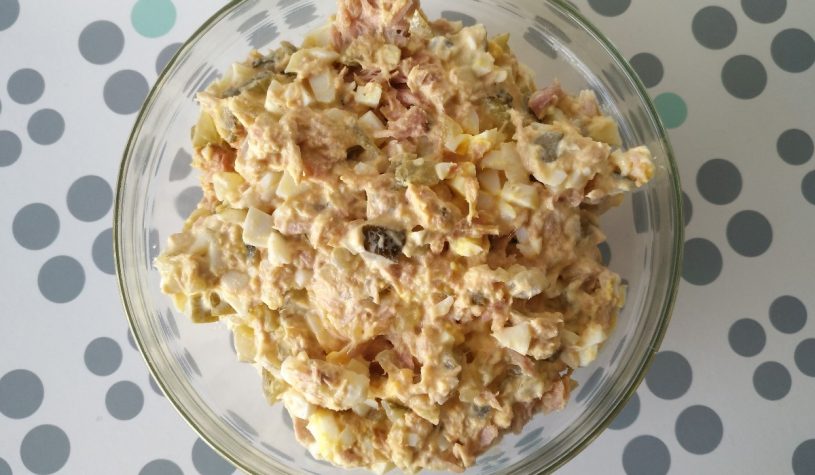 How to make tuna paste with egg?