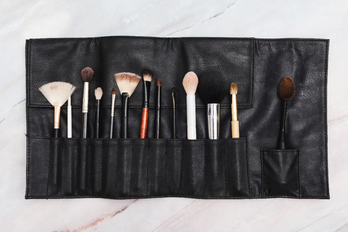 How do I dry my makeup brushes?
