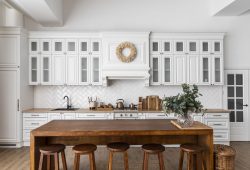 Kitchen in shabby chic style – what accessories?