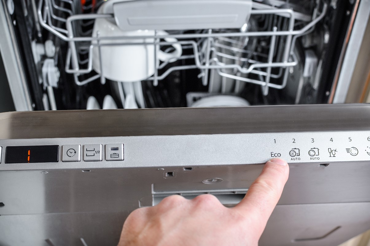 Dishwasher salt – why use it and how to use it?