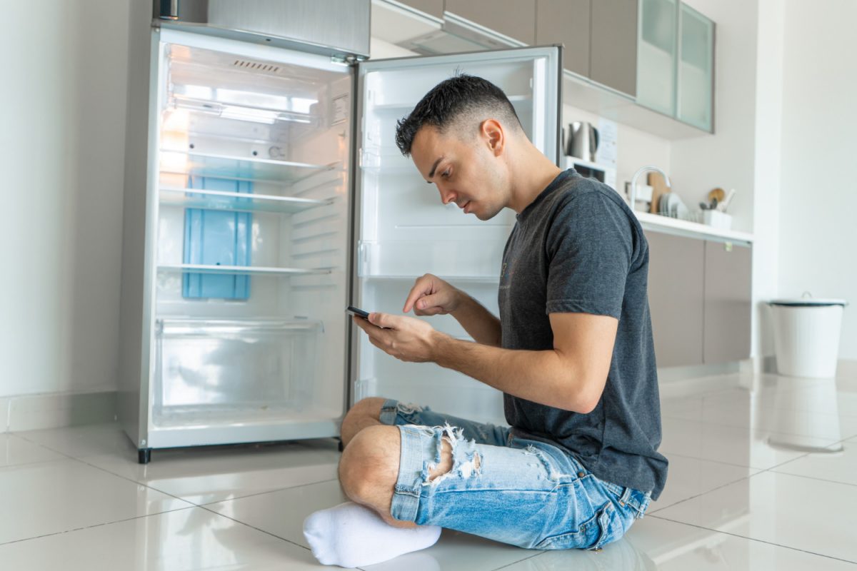 How do I know when my refrigerator is faulty?