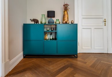How to renovate an old sideboard?